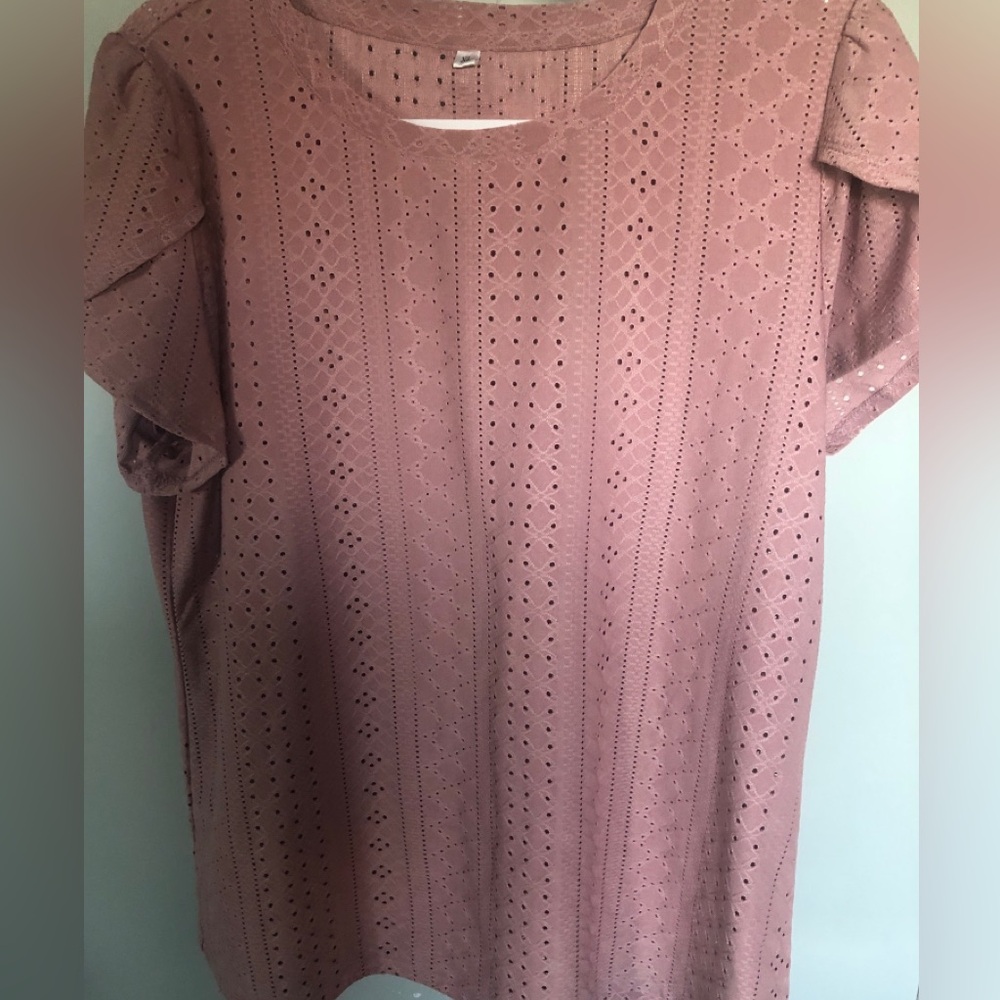 Women’s Eyelet Flutter Sleeve Top - Dusty Rose